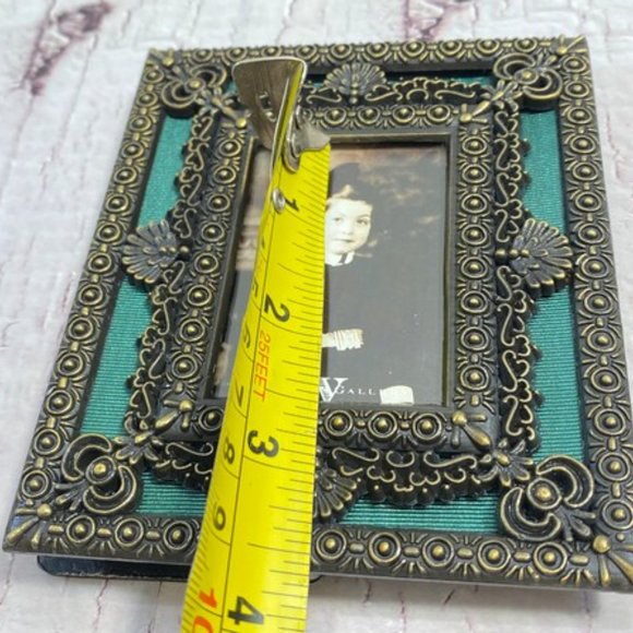 Vintage Picture Frame, Photo frame/Metal decorated Frame with flowers and plant - Picture 4 of 10